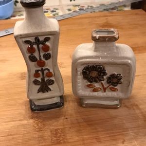 Set of 2 vintage bud vases